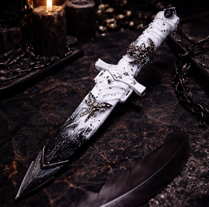 Essential Nooks™ Verzauberte Dolche