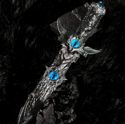 Essential Nooks™ Verzauberte Dolche