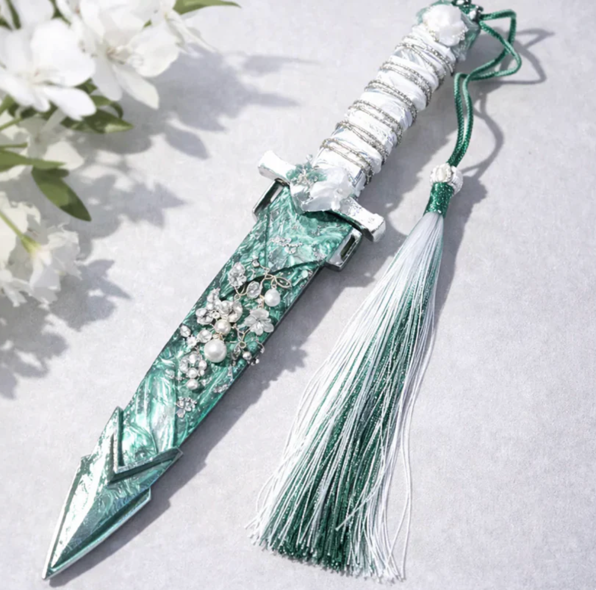 Essential Nooks™ Verzauberte Dolche