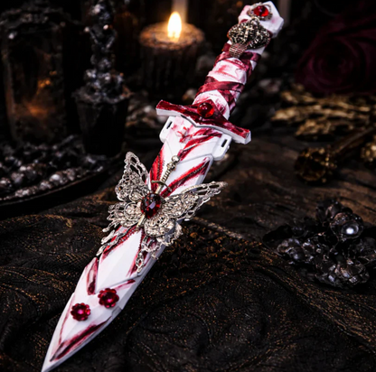 Essential Nooks™ Verzauberte Dolche